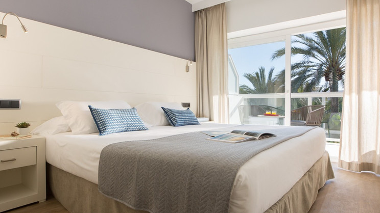 Las Gaviotas Suites Hotel